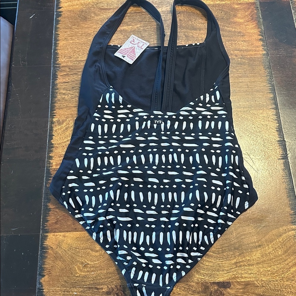 TYR one piece swimsuit size XL NWTs - Picture 4 of 5